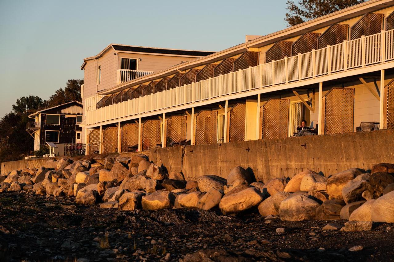 Auberge Sur Mer Notre-Dame-du-Portage Exterior foto